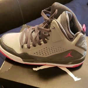 Big Kid's Jordan SC- 3GG, size 6.5 youth